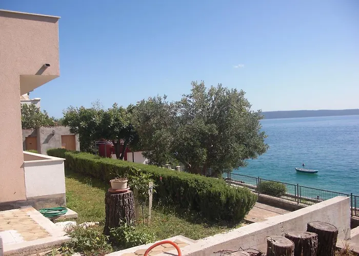 Dominika 트로기르