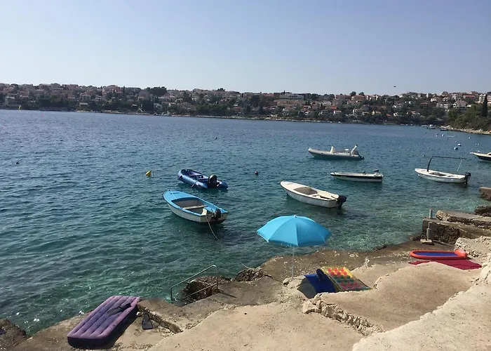 Dominika 트로기르